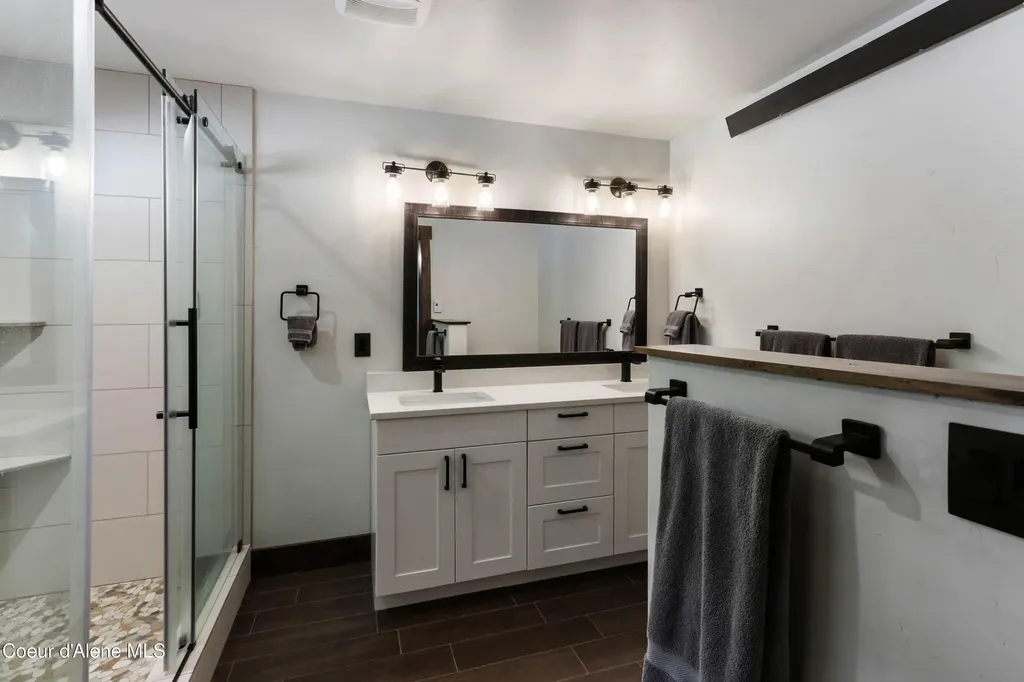 399 Forest Knolls Drive Sandpoint ID 83864