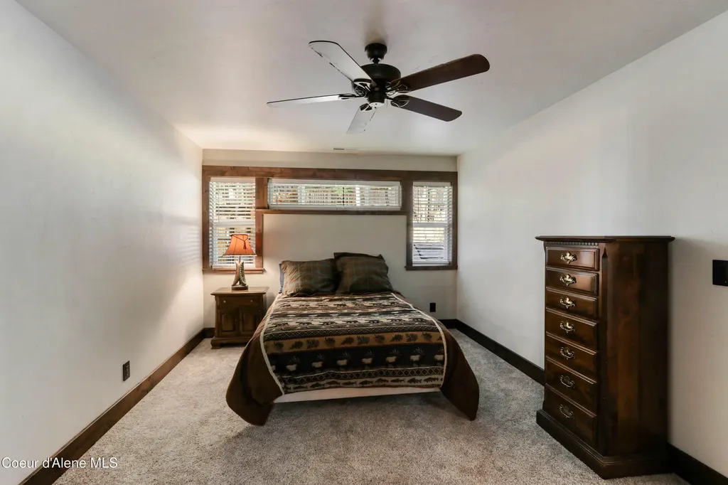 399 Forest Knolls Drive Sandpoint ID 83864