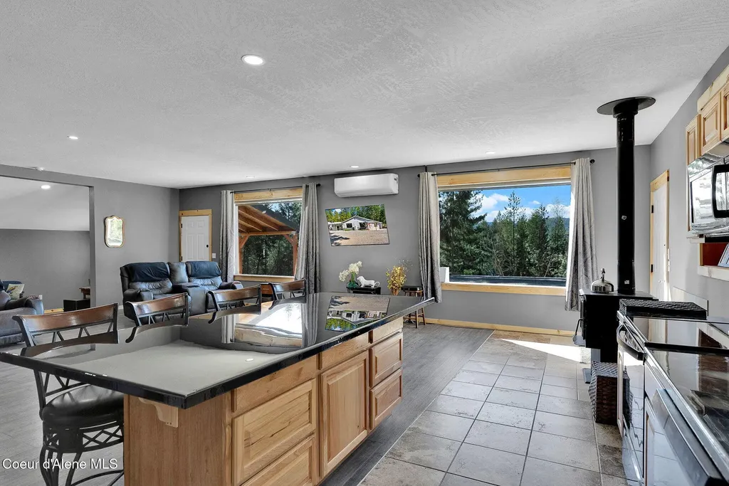217&283 Wolverine Drive Cocolalla ID 83813