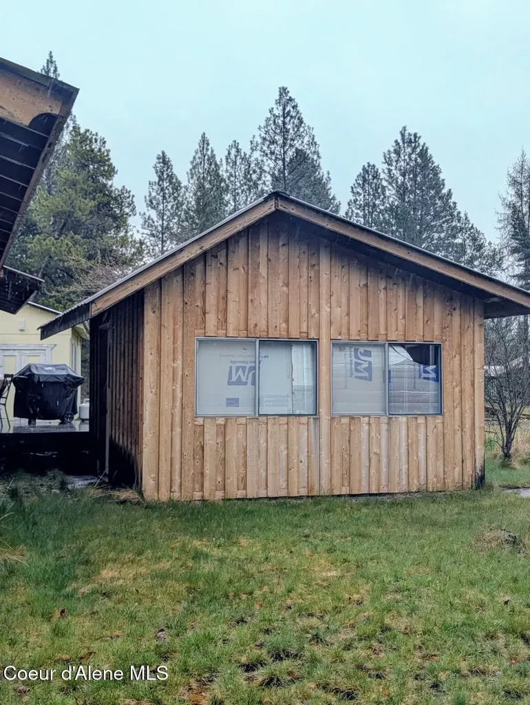 968 Roosevelt Road Bonners Ferry ID 83805