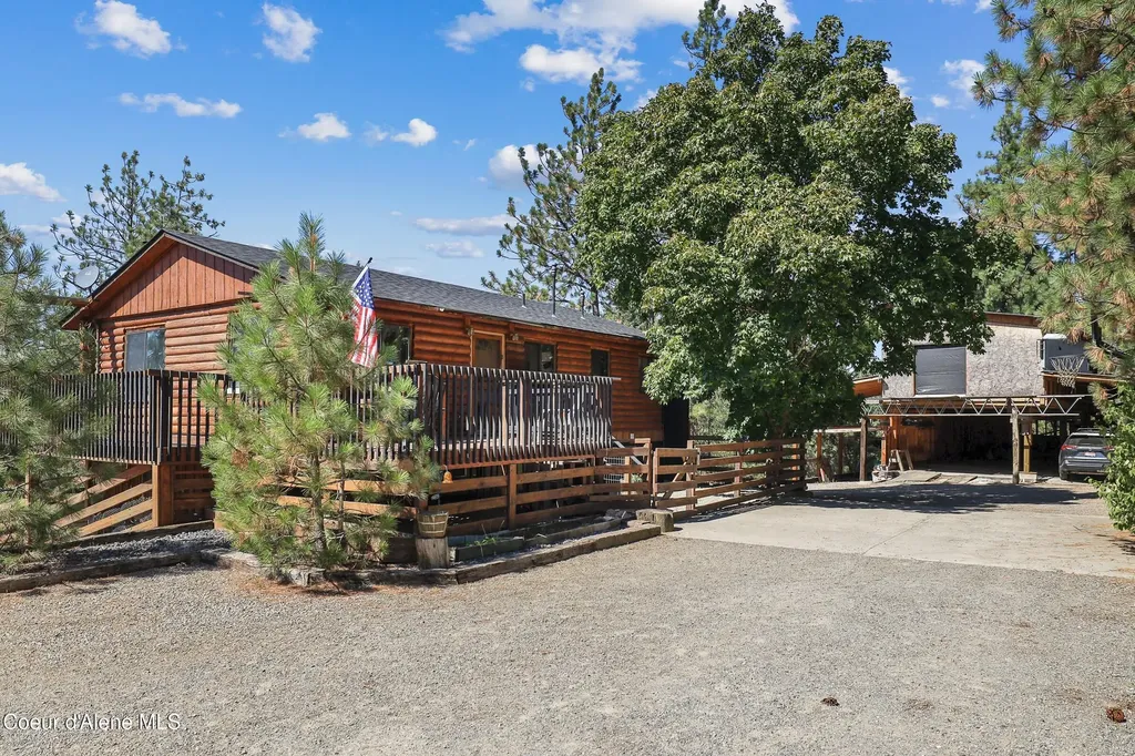 15987 W Chantilly Lane Post Falls ID 83854