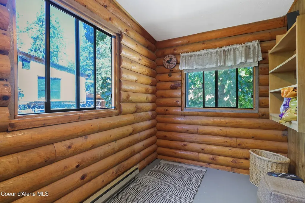 15987 W Chantilly Lane Post Falls ID 83854