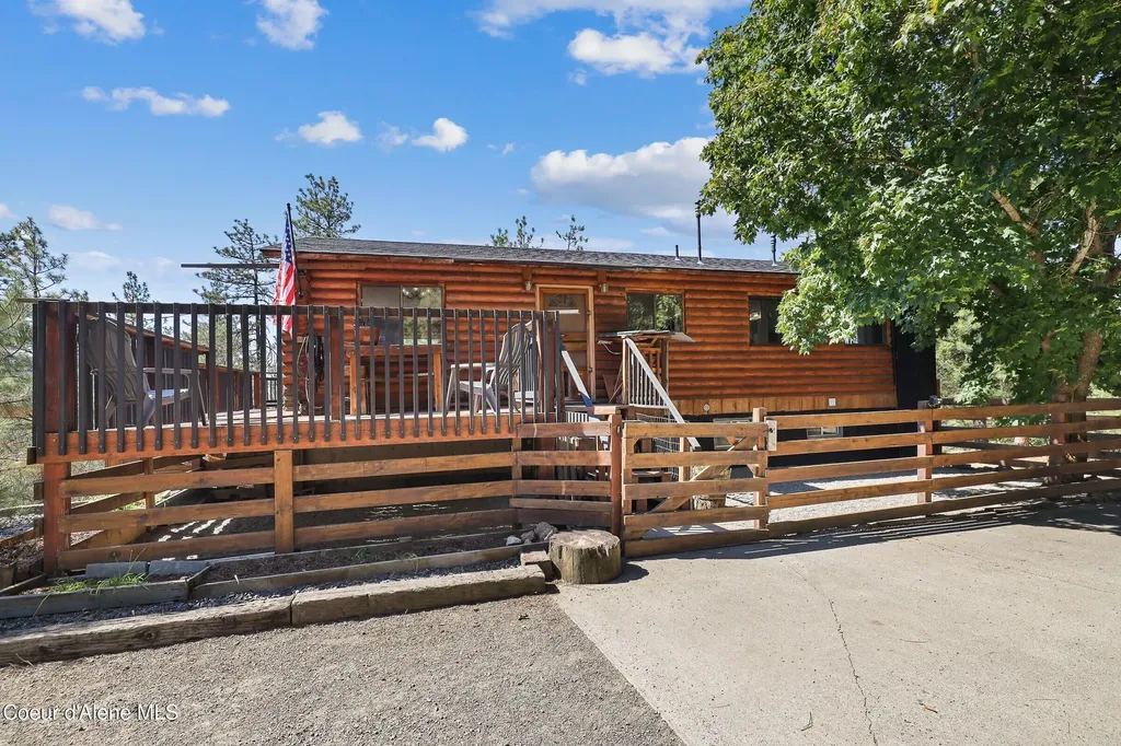 15987 W Chantilly Lane Post Falls ID 83854