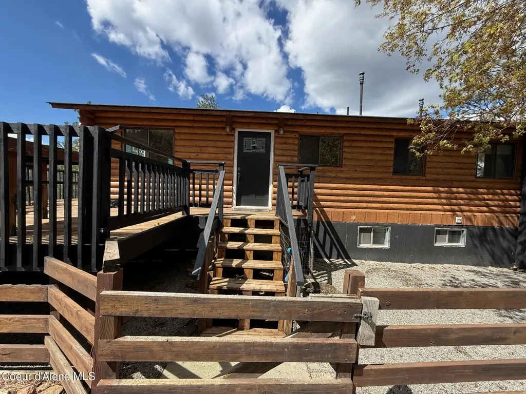 15987 W Chantilly Lane Post Falls ID 83854