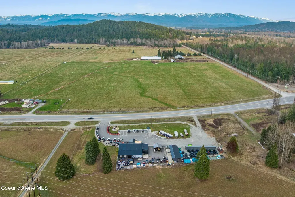 478544 Us-95 Sandpoint ID 83864