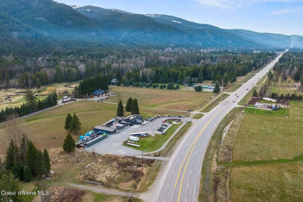 478544 Us-95 Sandpoint ID 83864