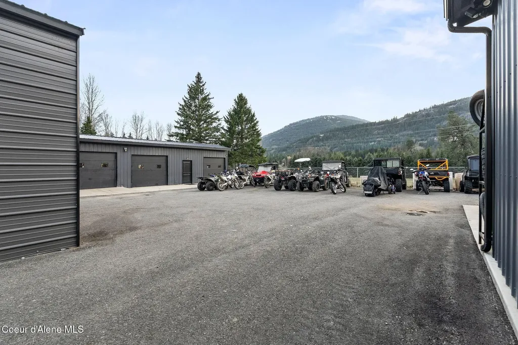 478544 Us-95 Sandpoint ID 83864