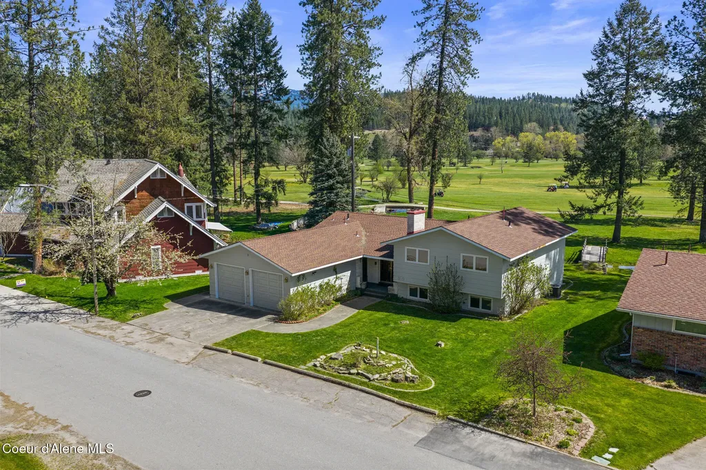 301 Woodland Drive Pinehurst ID 83850
