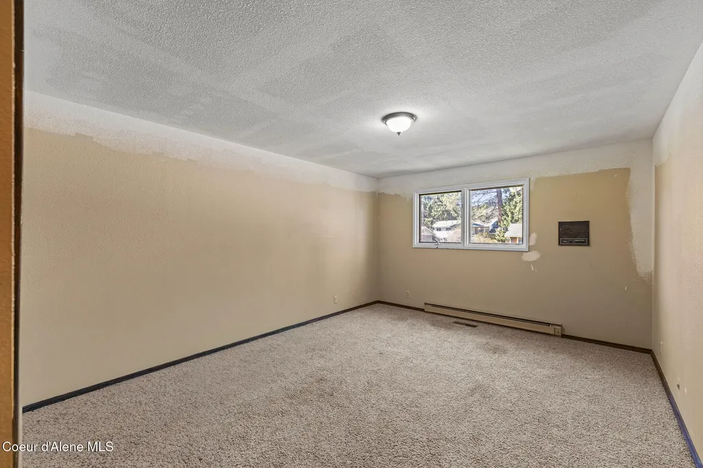 301 Woodland Drive Pinehurst ID 83850