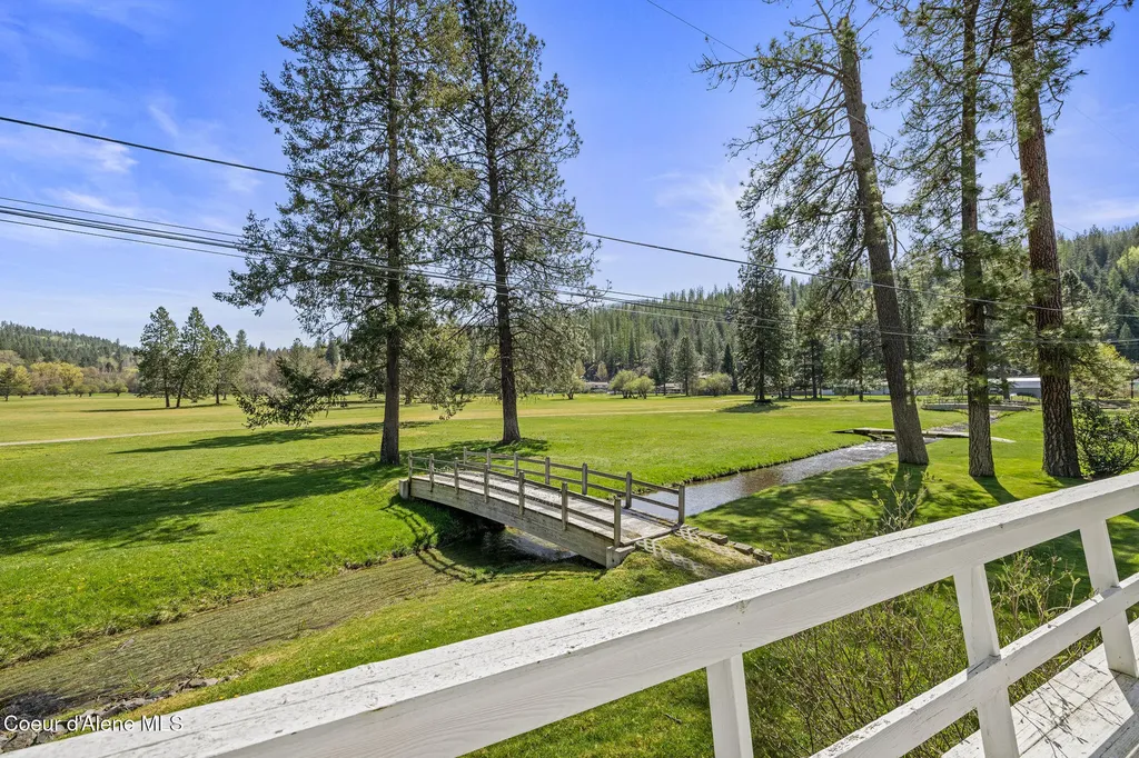 301 Woodland Drive Pinehurst ID 83850