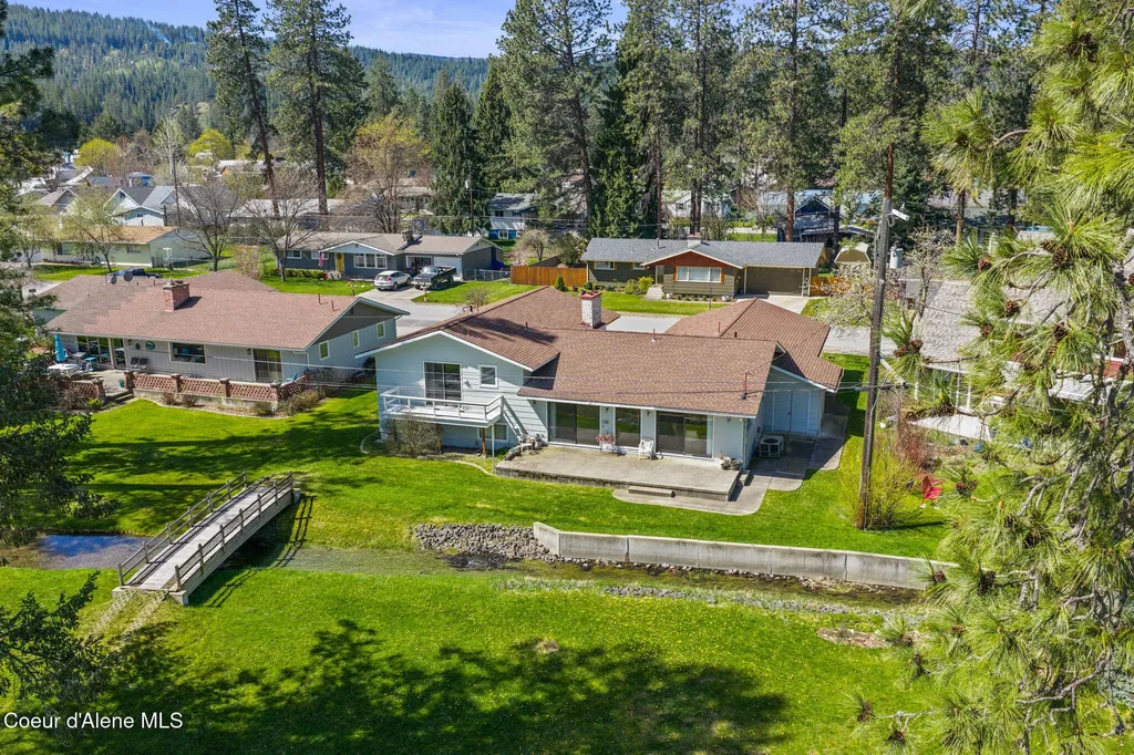 301 Woodland Drive Pinehurst ID 83850