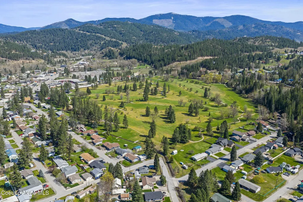 301 Woodland Drive Pinehurst ID 83850