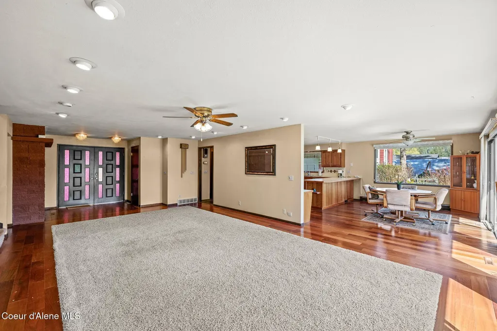 301 Woodland Drive Pinehurst ID 83850