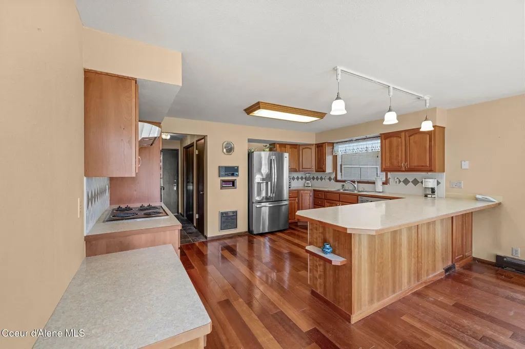 301 Woodland Drive Pinehurst ID 83850