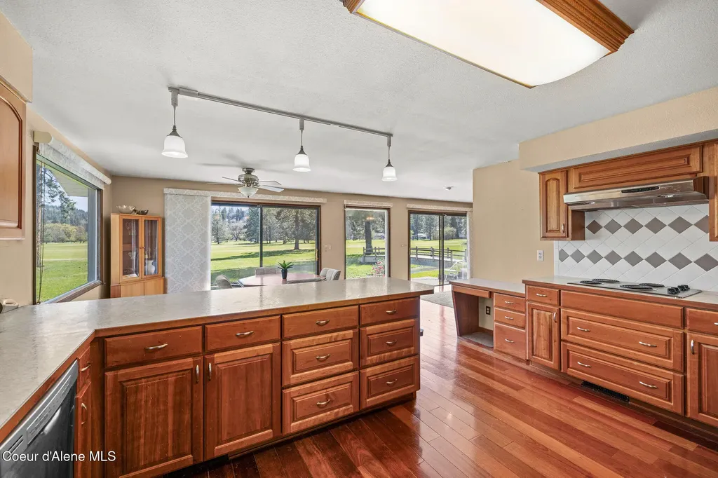 301 Woodland Drive Pinehurst ID 83850