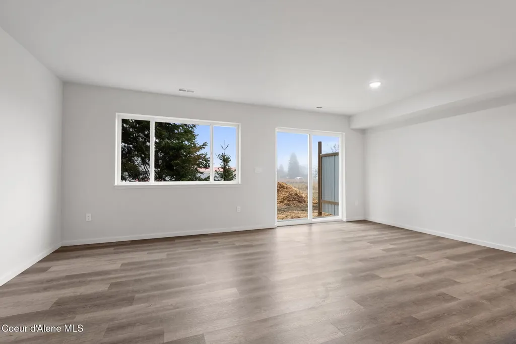 9854 N Laylin Circle Hayden ID 83835