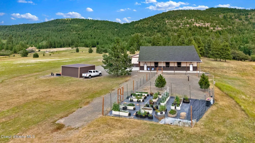12194 E Rosewood Road St. Maries ID 83861