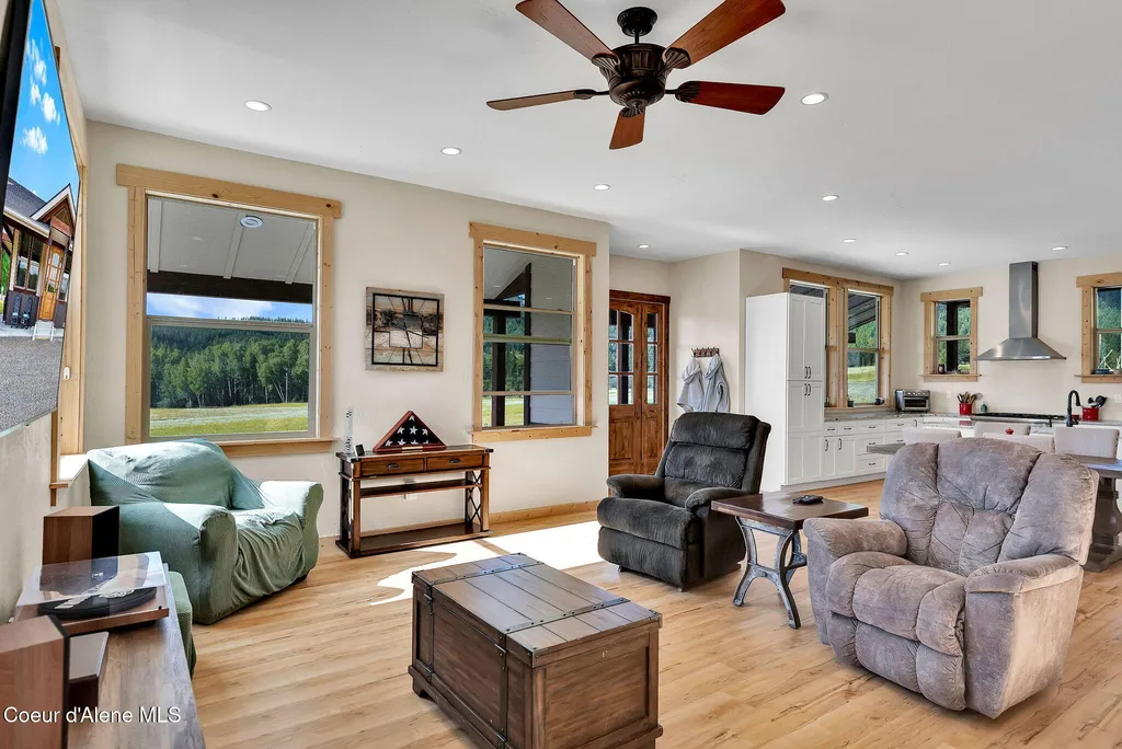 12194 E Rosewood Road St. Maries ID 83861