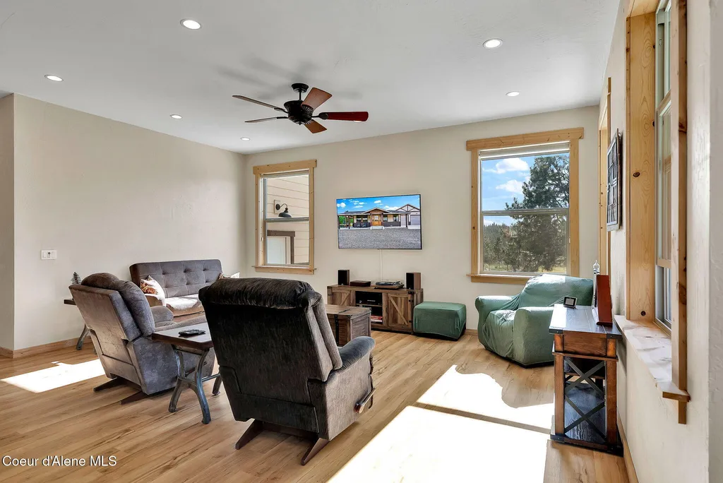 12194 E Rosewood Road St. Maries ID 83861
