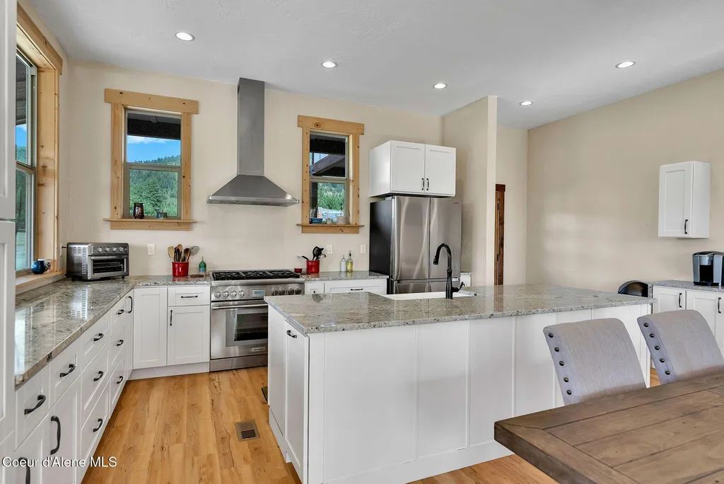 12194 E Rosewood Road St. Maries ID 83861