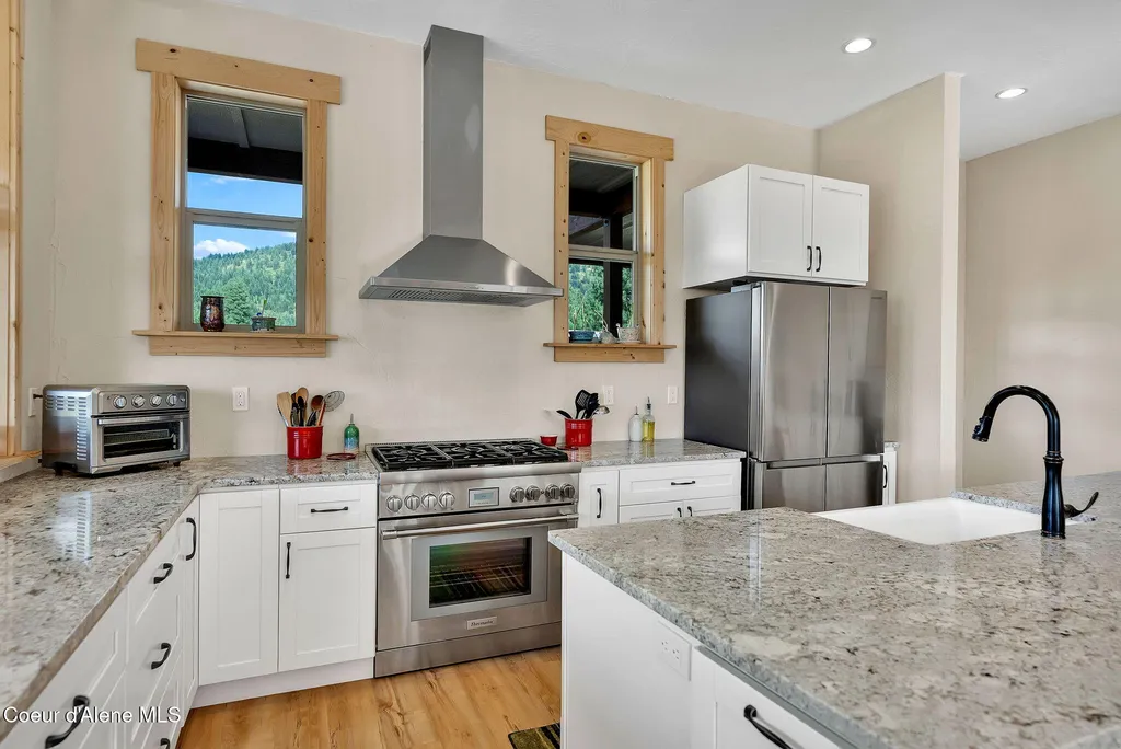 12194 E Rosewood Road St. Maries ID 83861
