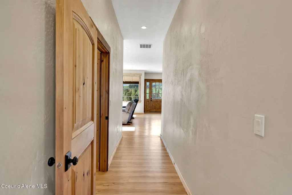 12194 E Rosewood Road St. Maries ID 83861