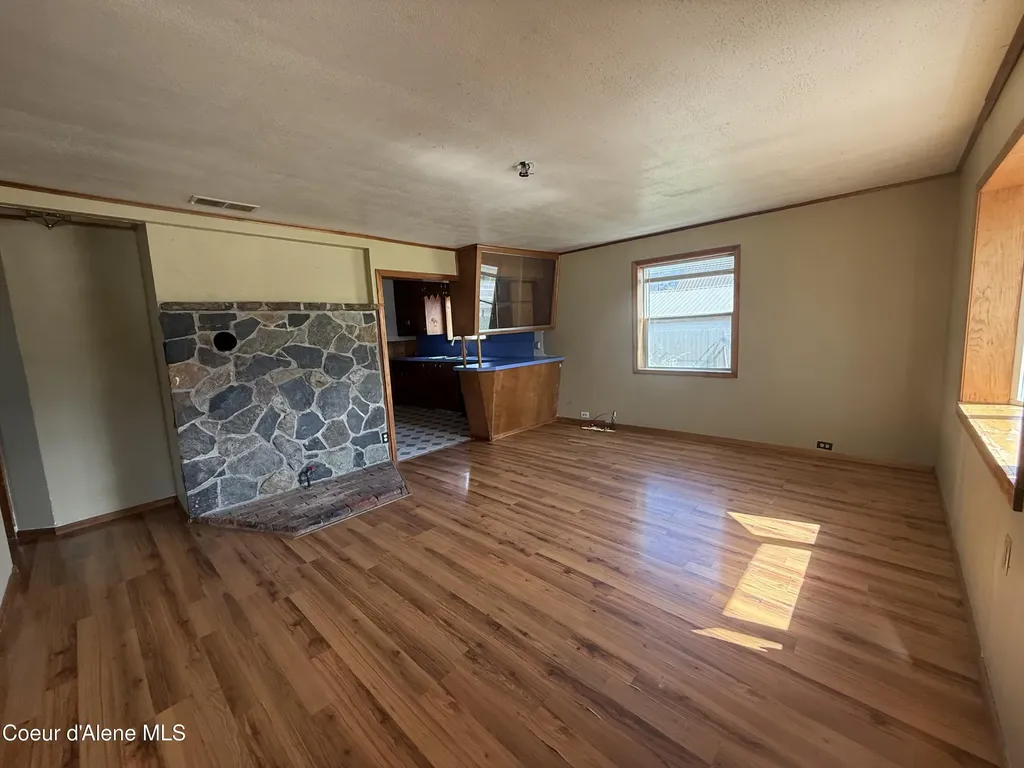 116 W 4th Avenue Clark Fork ID 83811