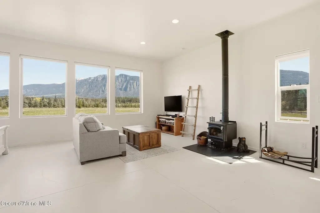1770 Porthill Loop Road Bonners Ferry ID 83805