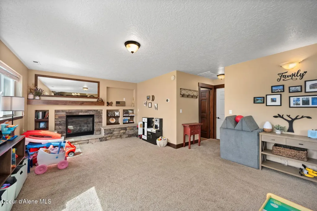 3147 W Blueberry Circle Hayden ID 83835