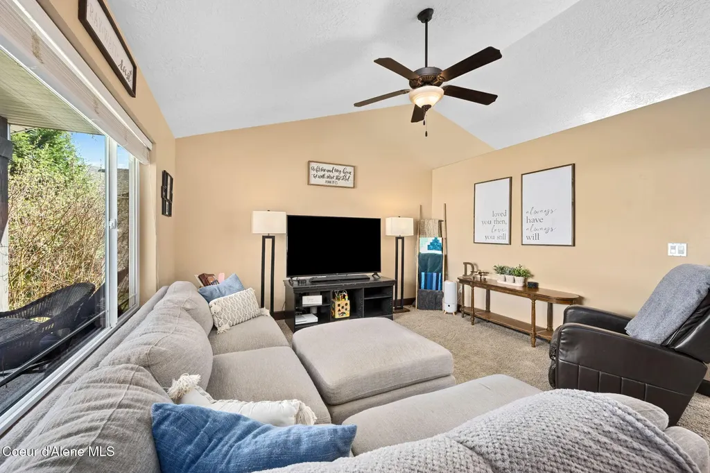 3147 W Blueberry Circle Hayden ID 83835