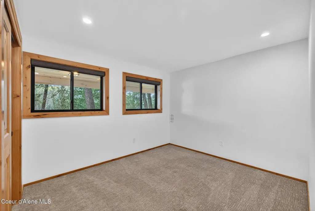 30737 N Osprey Road Spirit Lake ID 83869