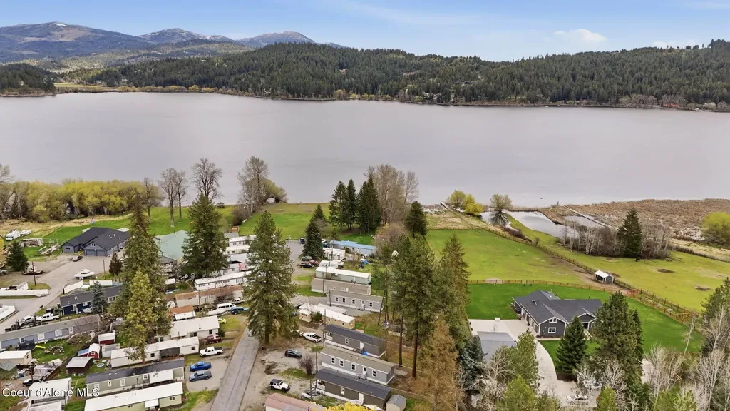 11776 N Hauser Lake Road Hauser ID 83854
