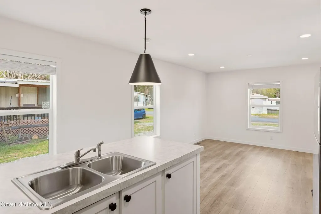 11776 N Hauser Lake Road Hauser ID 83854