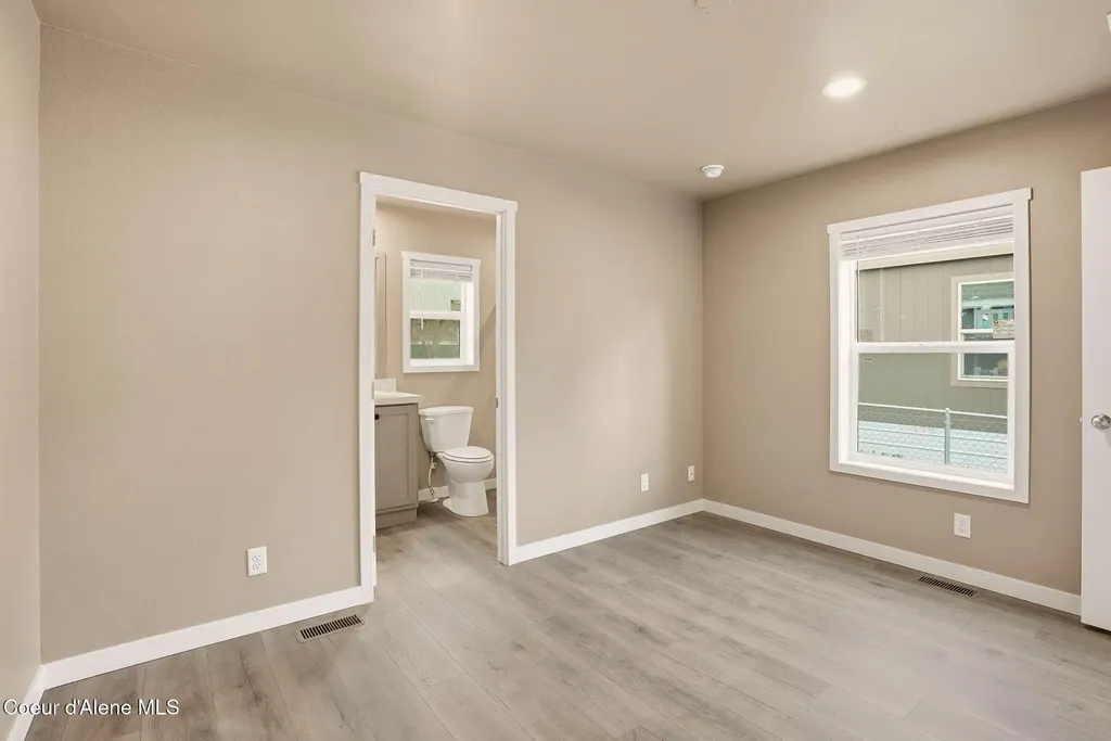 11776 N Hauser Lake Road Hauser ID 83854