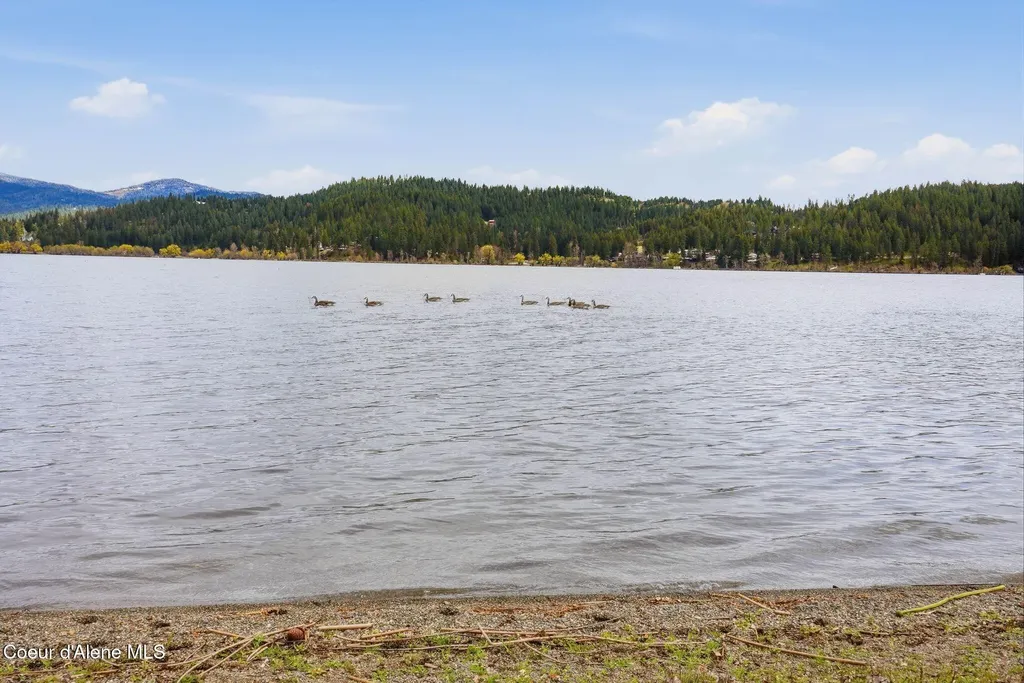 11776 N Hauser Lake Road Hauser ID 83854