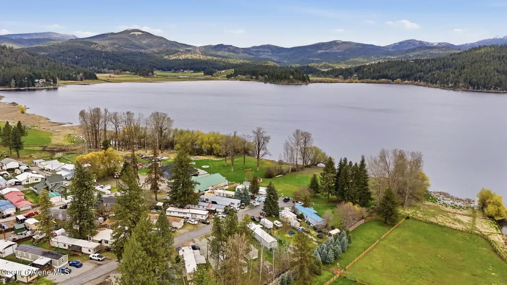11776 N Hauser Lake Road Hauser ID 83854