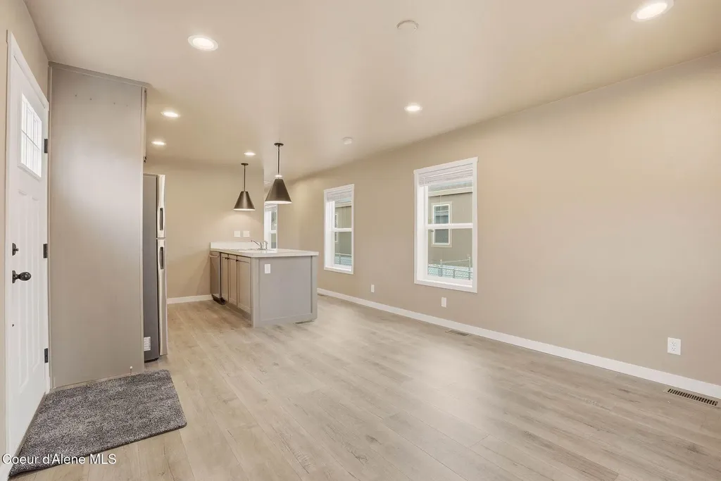 11776 N Hauser Lake Road Hauser ID 83854
