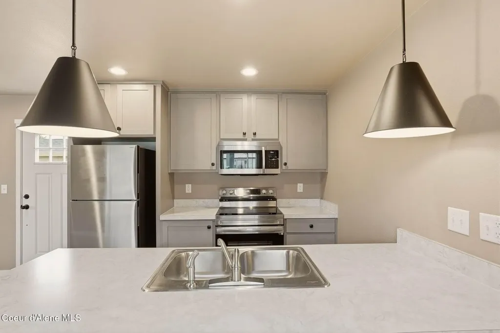 11776 N Hauser Lake Road Hauser ID 83854