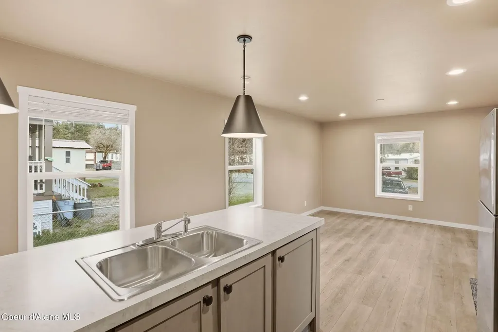 11776 N Hauser Lake Road Hauser ID 83854