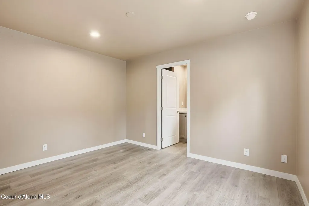 11776 N Hauser Lake Road Hauser ID 83854