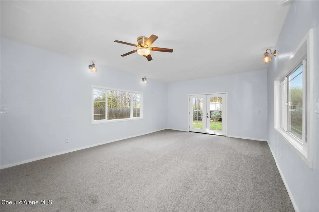 11102 N 4th Street Hauser ID 83854