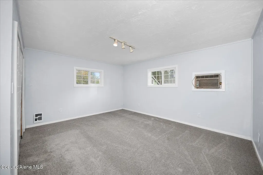 11102 N 4th Street Hauser ID 83854