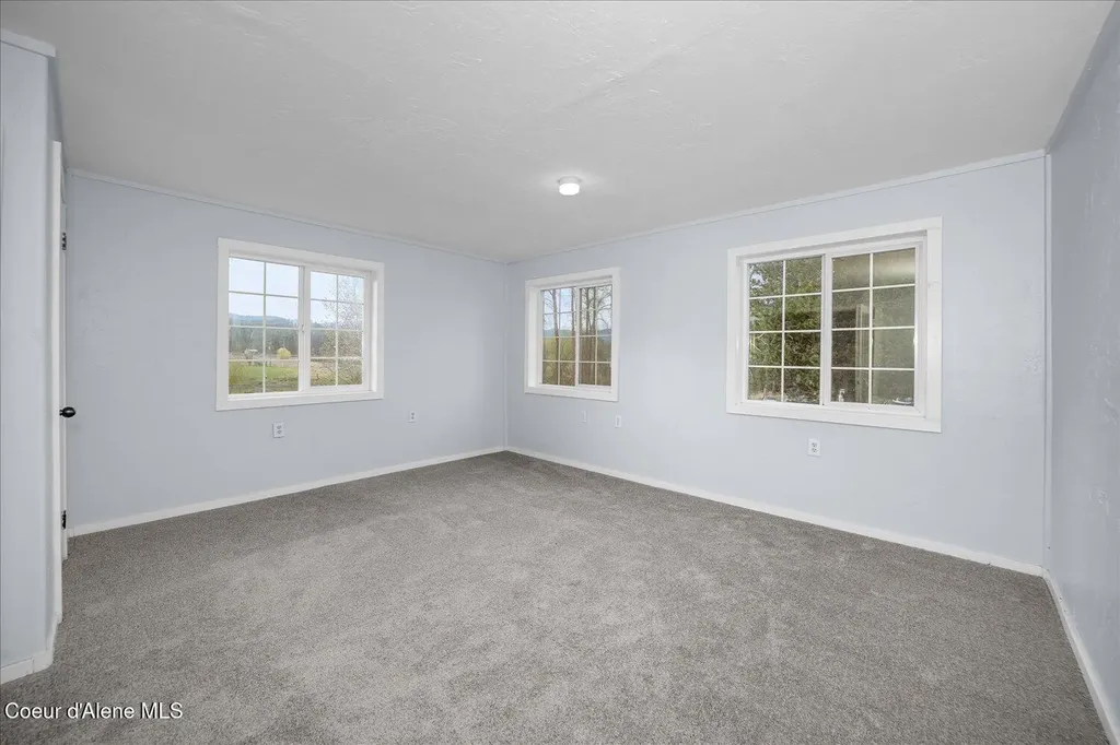 11102 N 4th Street Hauser ID 83854