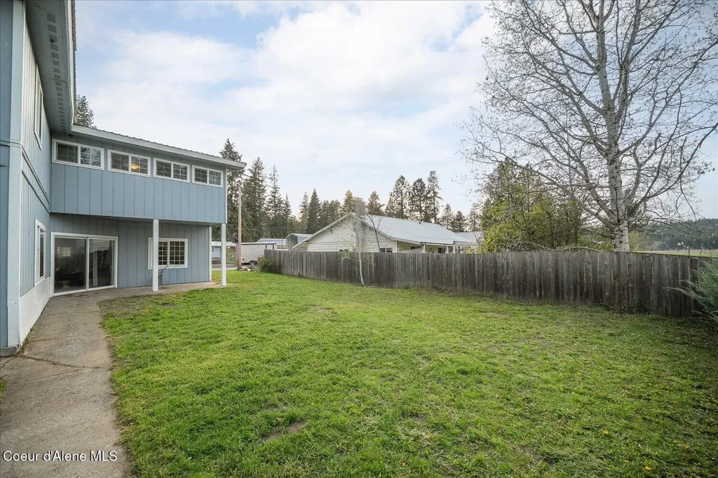 11102 N 4th Street Hauser ID 83854