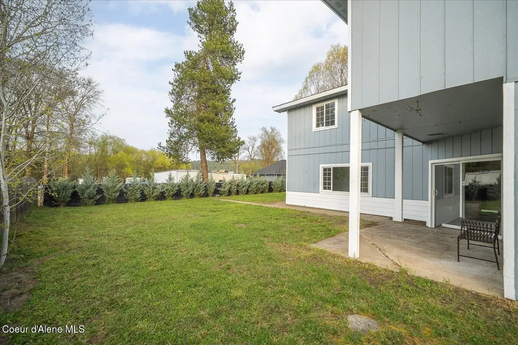 11102 N 4th Street Hauser ID 83854