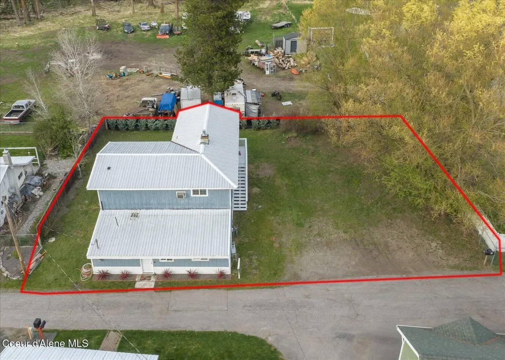11102 N 4th Street Hauser ID 83854