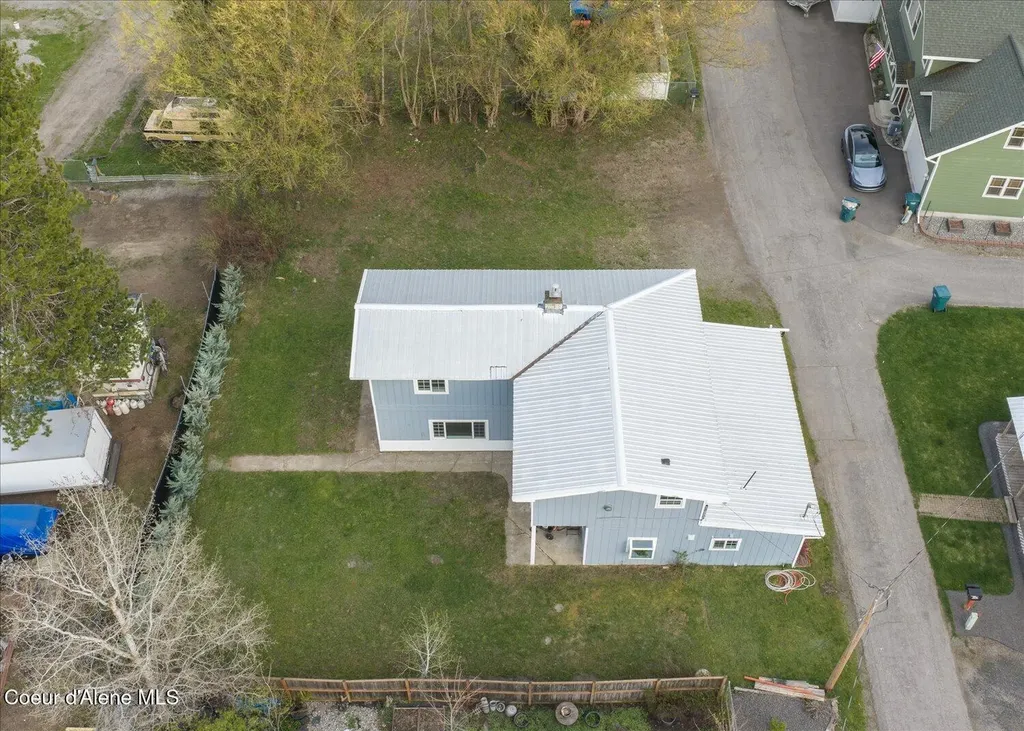 11102 N 4th Street Hauser ID 83854