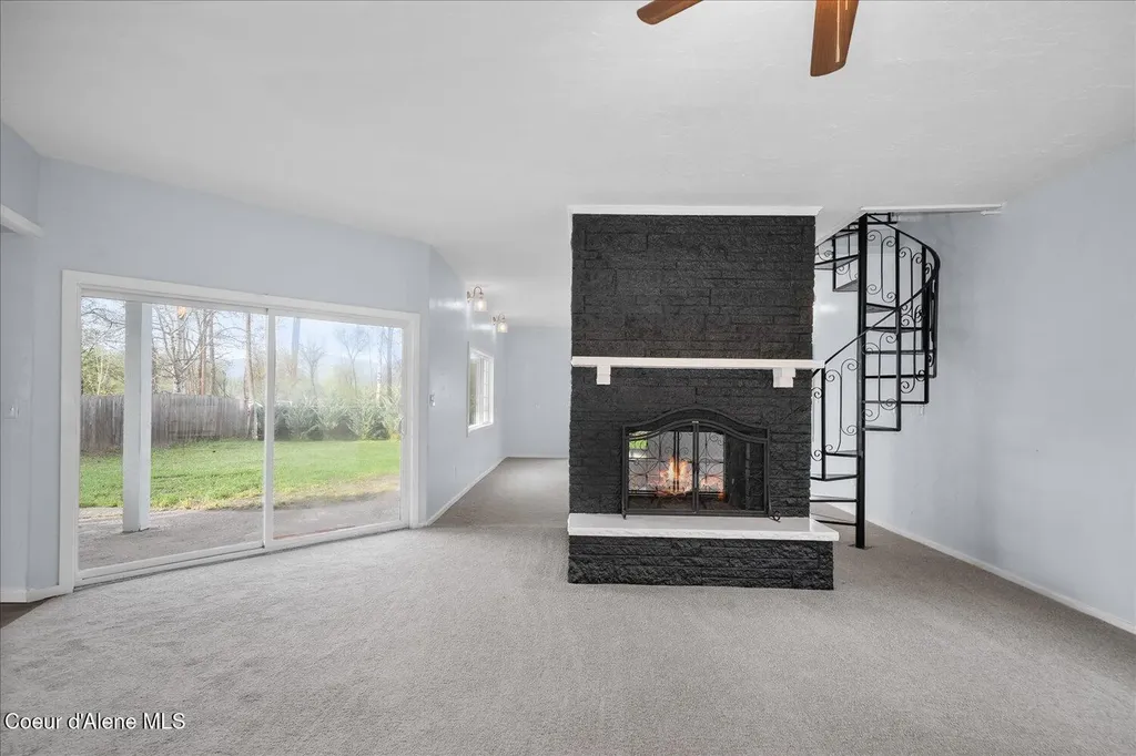 11102 N 4th Street Hauser ID 83854