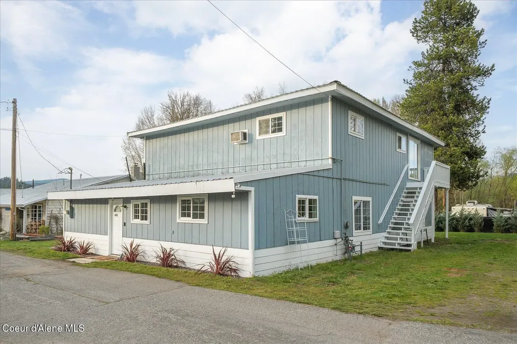 11102 N 4th Street Hauser ID 83854