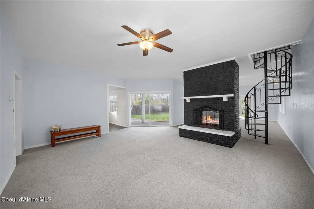11102 N 4th Street Hauser ID 83854